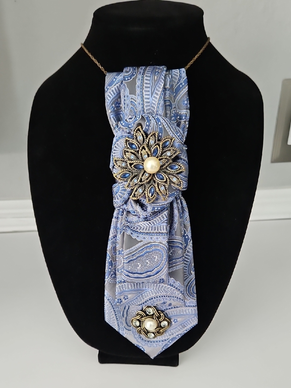 Blue Paisley Necktie Necklace with Decorative Pearl and Blue Rhinstone Brooch